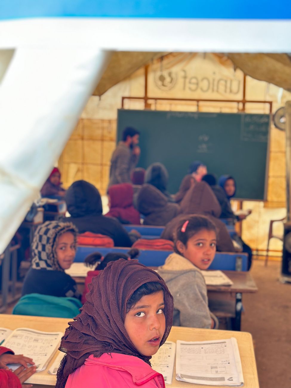 kids in syrian classroom